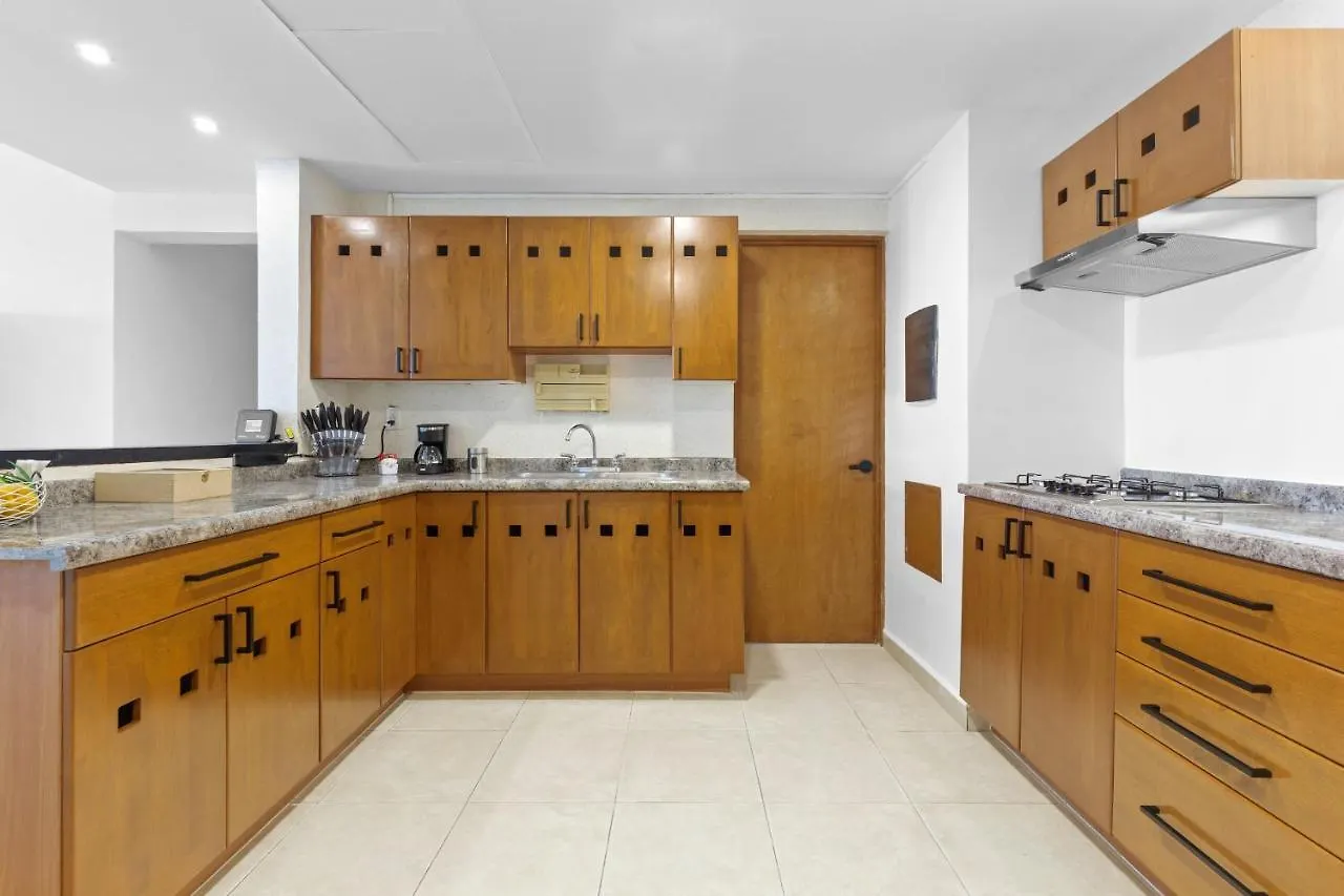 Apartment 4 Bedroom Apartment, 8 Guests Cancun